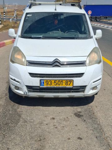 מודעת רכב סיטרואן ברלינגו