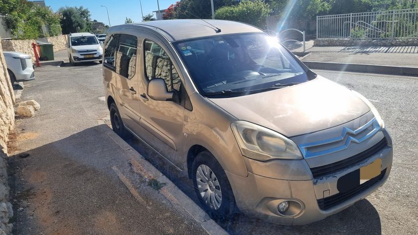 מודעת רכב סיטרואן ברלינגו