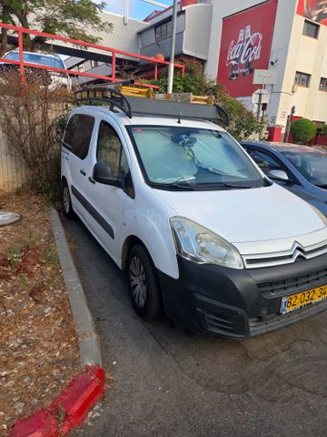 מודעת רכב סיטרואן ברלינגו