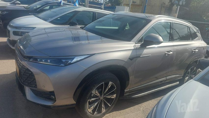 מודעת רכב אם ג'י EHS PHEV
