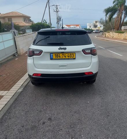 מודעת רכב ג'יפ קומפאס