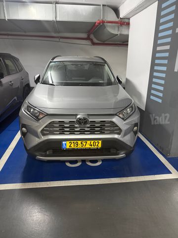 מודעת רכב טויוטה RAV4