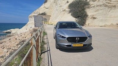 מודעת רכב מאזדה CX-30