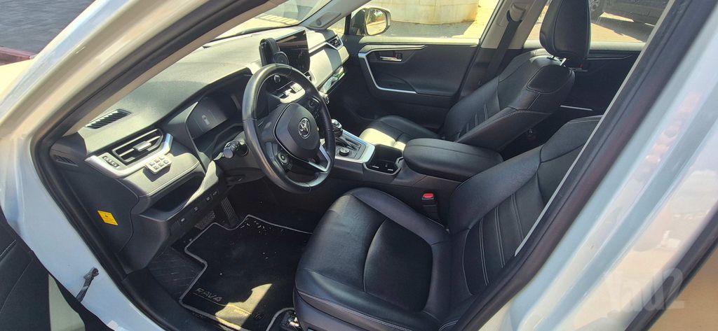 מודעת רכב טויוטה RAV4