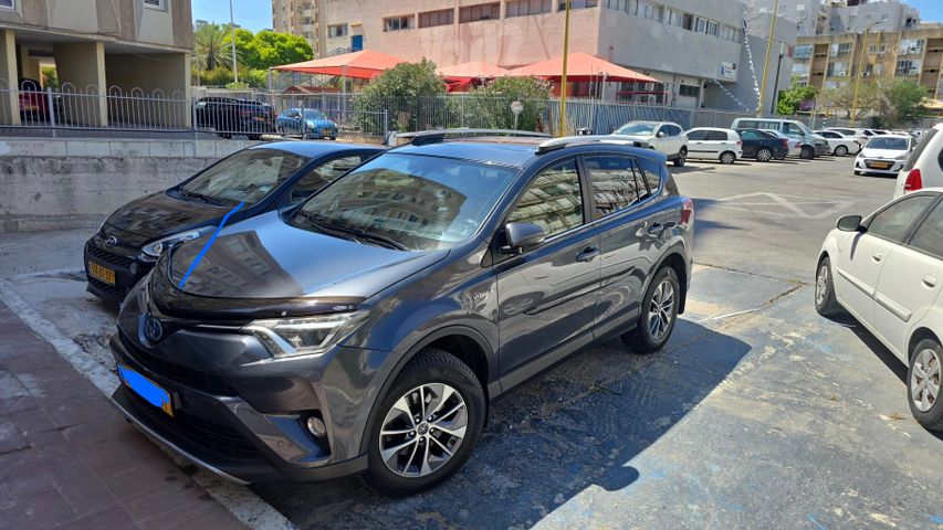 מודעת רכב טויוטה RAV4