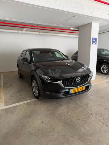 מודעת רכב מאזדה CX-30