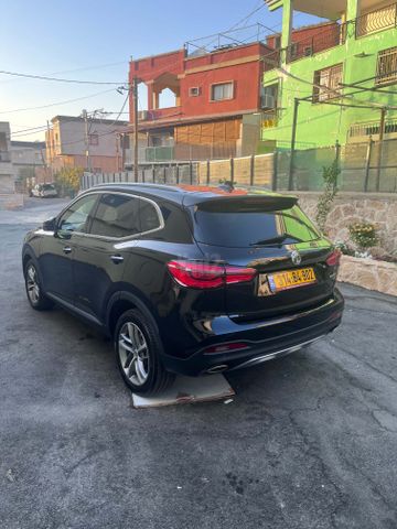 מודעת רכב אם ג'י EHS PHEV