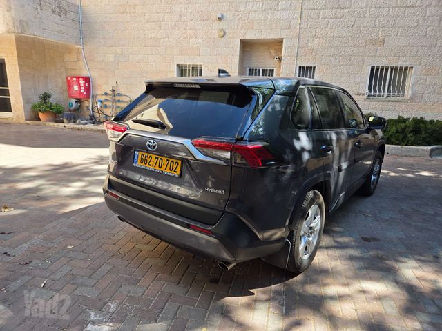 מודעת רכב טויוטה RAV4