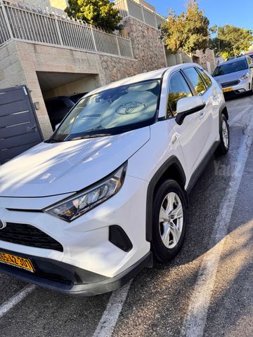 מודעת רכב טויוטה RAV4