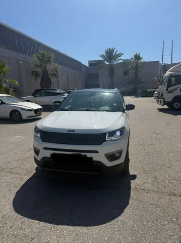 מודעת רכב ג'יפ קומפאס