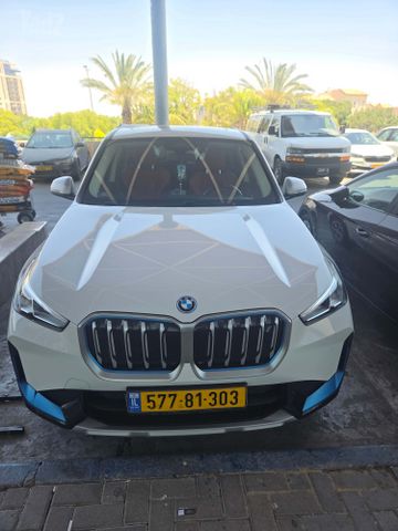מודעת רכב ב מ וו IX1