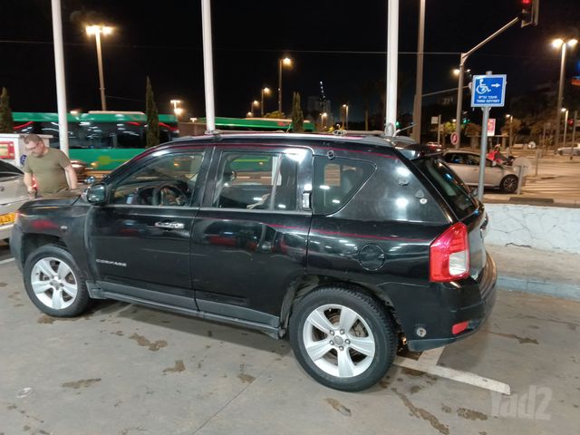 מודעת רכב ג'יפ קומפאס