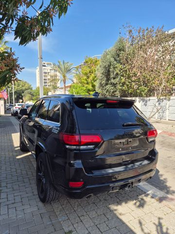 מודעת רכב ג'יפ גרנד צ'ירוקי 2