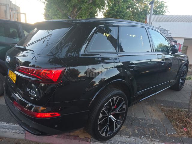 מודעת רכב אאודי Q7
