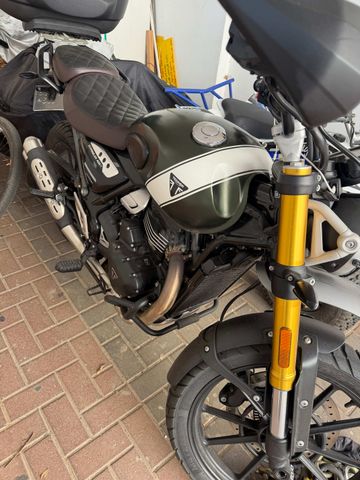 מודעת רכב טריומף Scrambler 400 X
