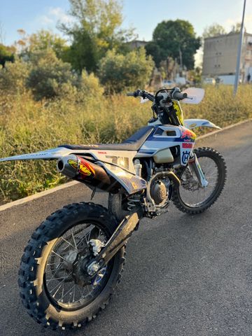 מודעת רכב הוסקוורנה FE450