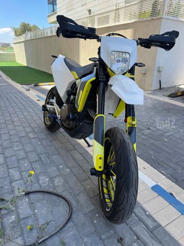 מודעת רכב הוסקוורנה SM701