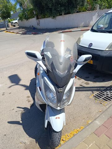מודעת רכב סאן יאנג ג'וי-מקס 125
