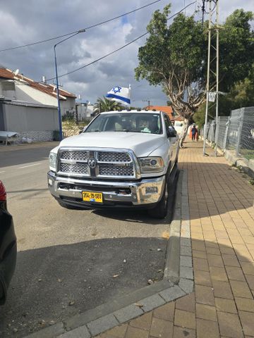 מודעת רכב דודג'