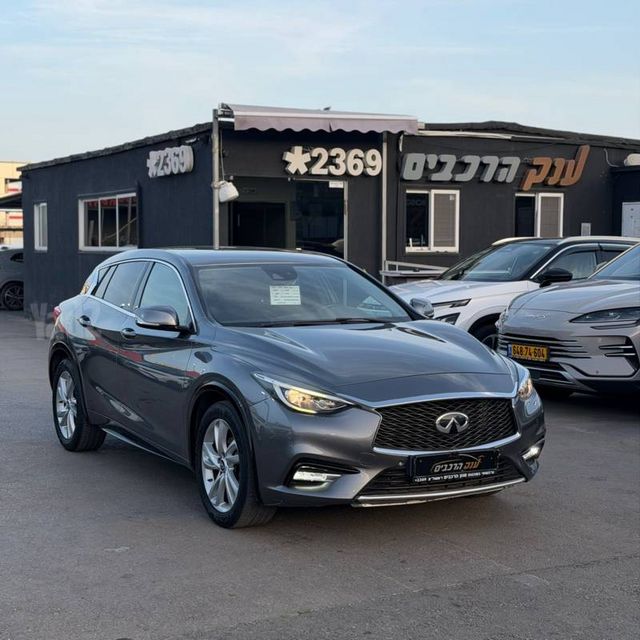 מודעת רכב אינפיניטי Q30