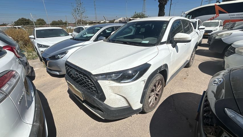 מודעת רכב טויוטה קורולה קרוס