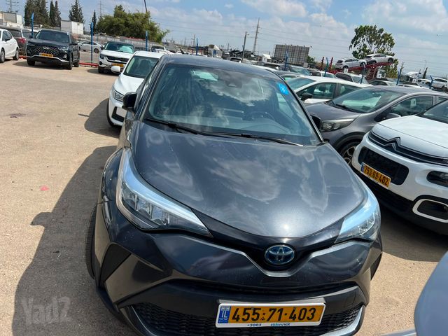 מודעת רכב טויוטה C-HR