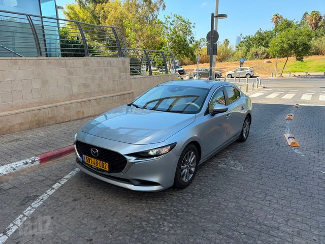 מודעת רכב מאזדה 3