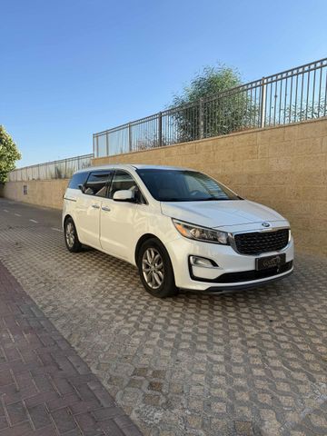 מודעת רכב קיה קרניבל