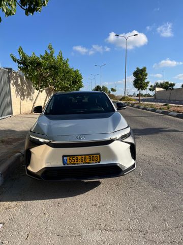 מודעת רכב טויוטה bZ4X