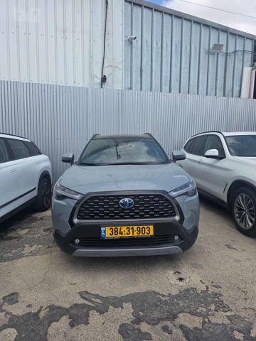 מודעת רכב טויוטה קורולה קרוס
