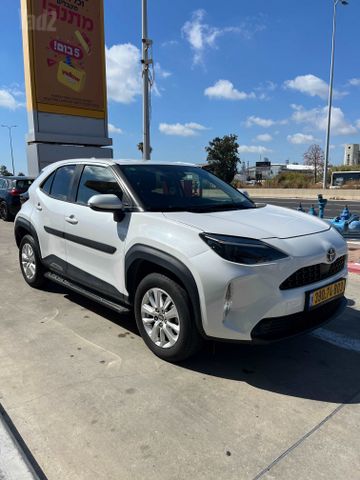 מודעת רכב טויוטה יאריס קרוס