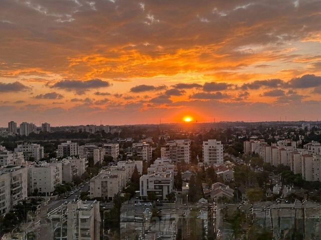 חרמון 16