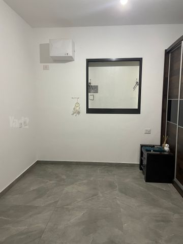 דרך הים 34