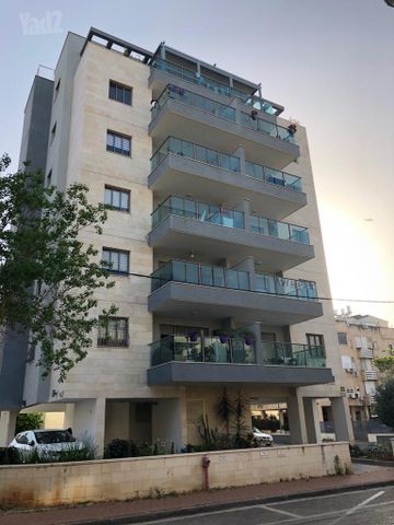 הצנחנים 6