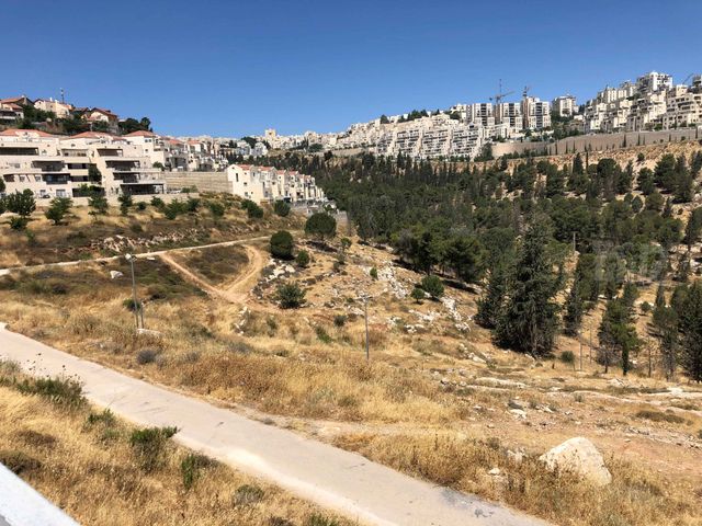 דירת גן למכירה בירושלים — 2
