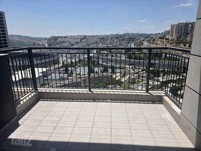 חוזה סן מרטין 25