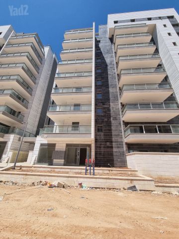 מודעת נכס, נתיבות