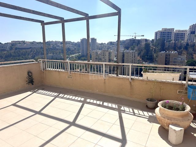 דירה למכירה בירושלים (תיווך) — 2