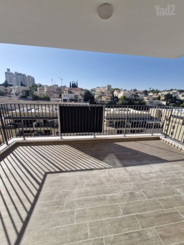 דירה להשכרה בירושלים (תיווך) — 2