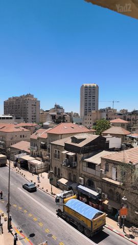 קליניקות, מחנה יהודה - לב העיר, ירושלים