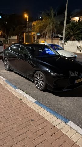 מודעת רכב מאזדה 3