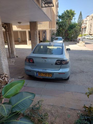 מודעת רכב מאזדה 3