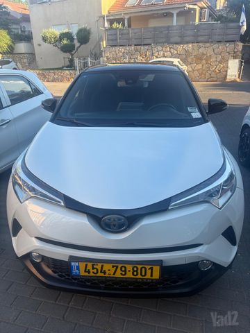 מודעת רכב טויוטה C-HR