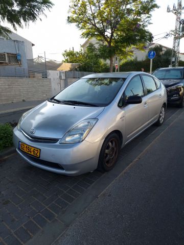 מודעת רכב טויוטה פריוס