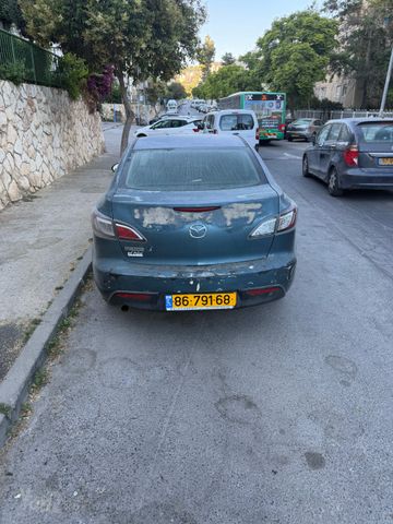 מודעת רכב מאזדה 3