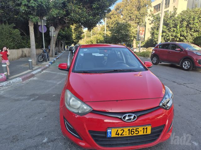 מודעת רכב יונדאי i20