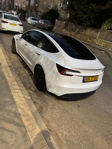 מודעת רכב טסלה מודל 3