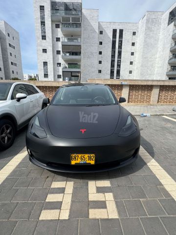 מודעת רכב טסלה מודל 3