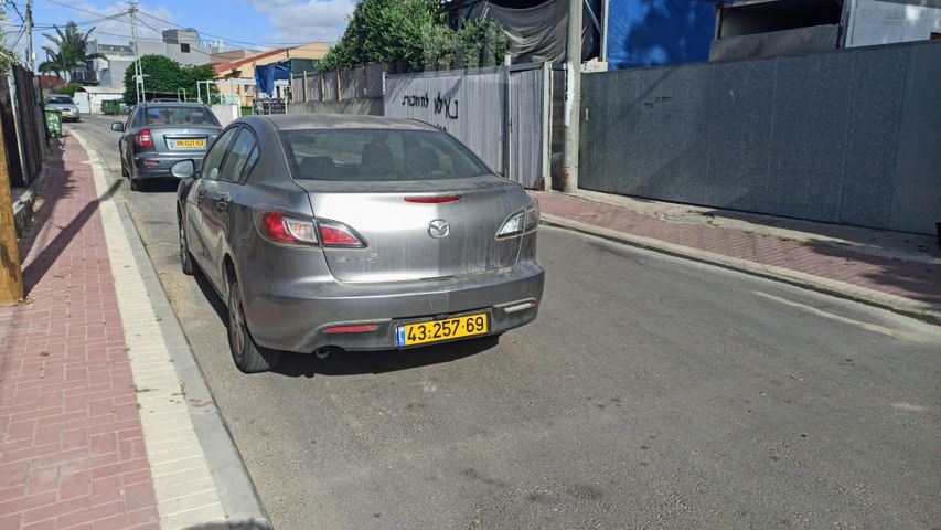 מודעת רכב מאזדה 3