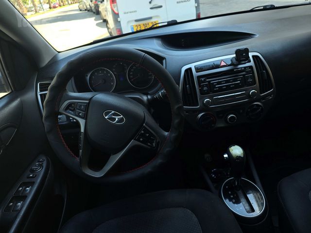 מודעת רכב יונדאי i20